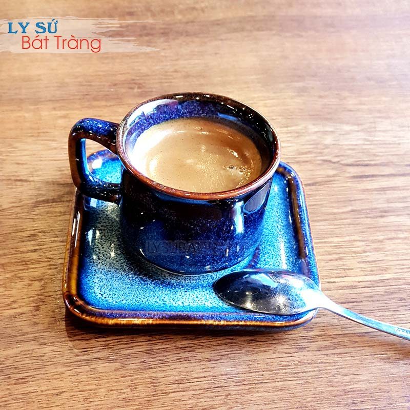 Tách cà phê tại Xưởng Gốm Việt