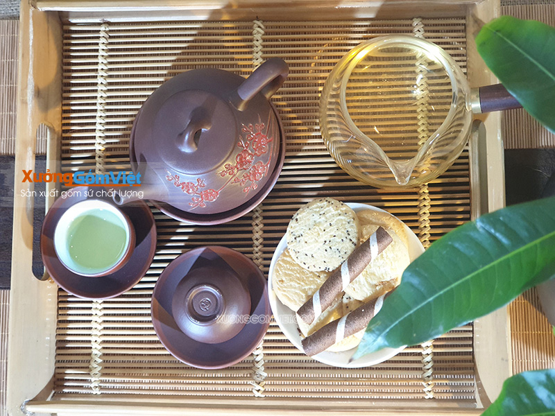 Thưởng trà là một trong những nét văn hóa thanh tao của người Việt