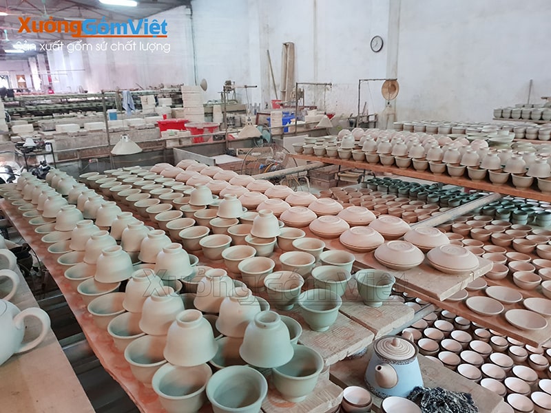 xưởng chuyên sản xuất gốm sứ uy tín tại Bát Tràng ấm chén quà tặng tết