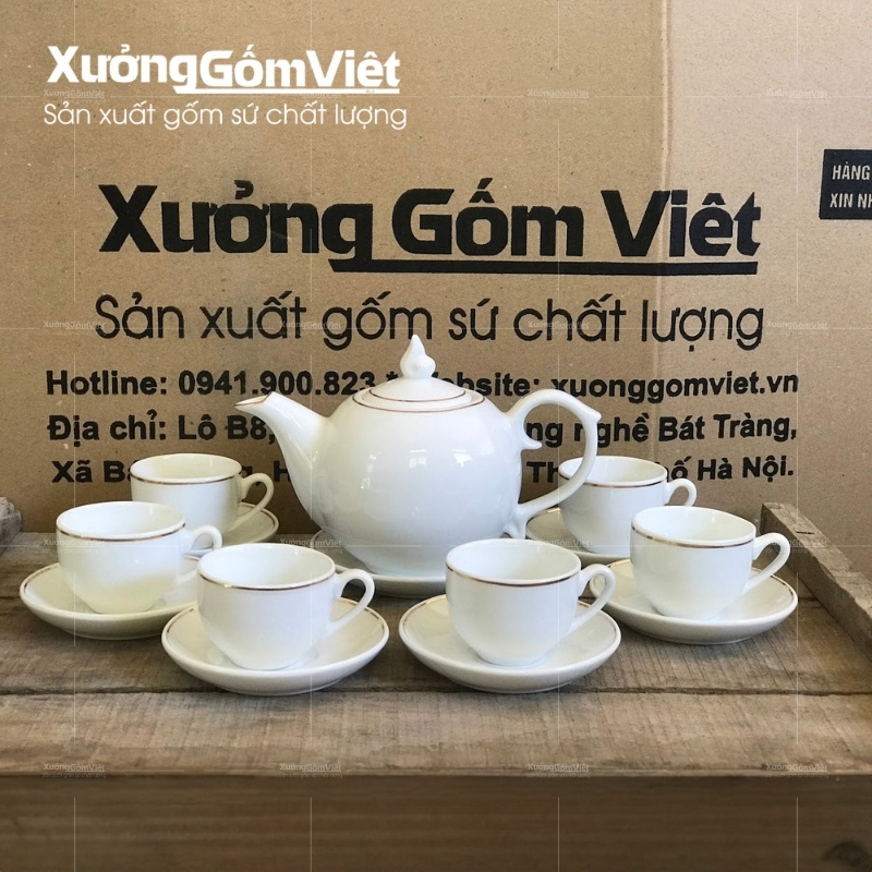 bo-am-chen-su-trang-dang-bau-tron-chop-lua-ve-chi-vang (1)