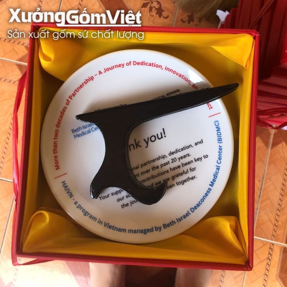 Đĩa biểu trưng gốm sứ in logo