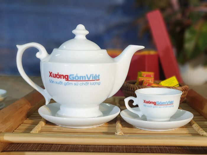 Bộ ấm chén trà sứ trắng dáng thần đèn AT-04