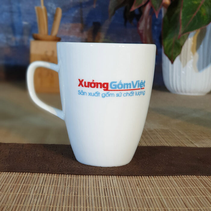 Ly sứ quai vuông cao M47
