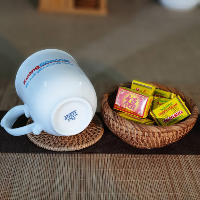ly sứ trắng bầu