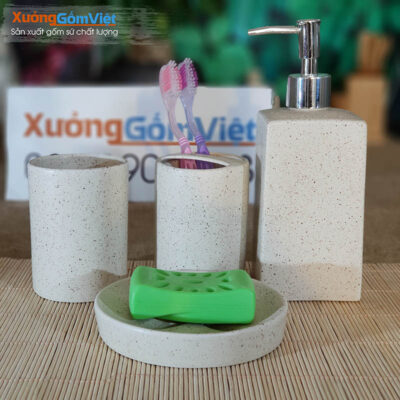 Phụ kiện phòng tắm khách sạn