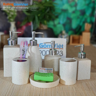 Phụ kiện phòng tắm khách sạn