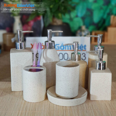 Phụ kiện phòng tắm khách sạn