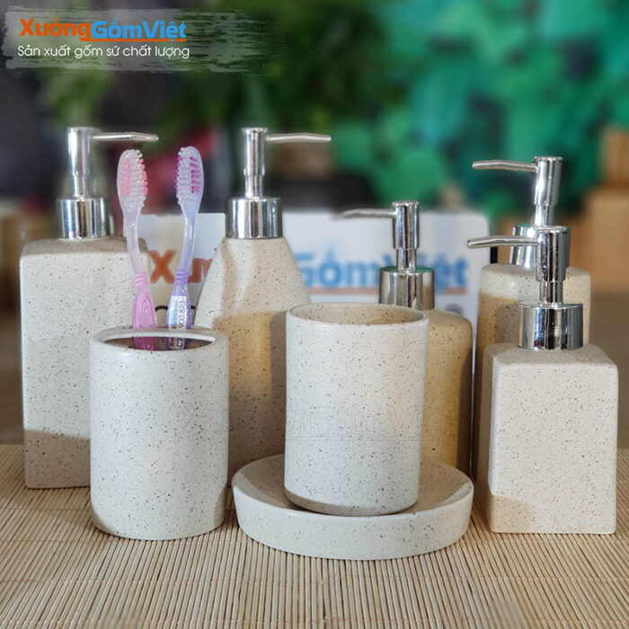Phụ kiện phòng tắm khách sạn