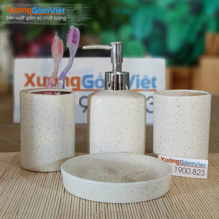 Phụ kiện phòng tắm khách sạn