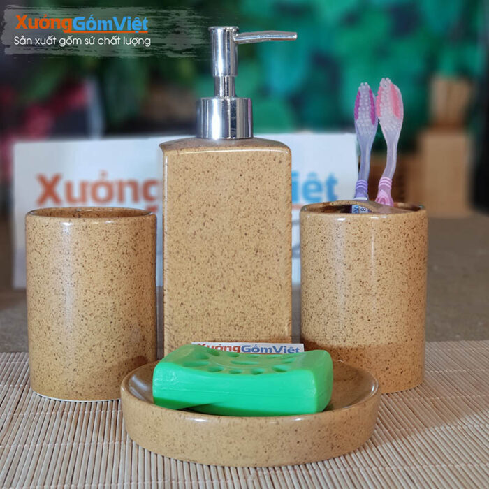 Phụ kiện phòng tắm khách sạn