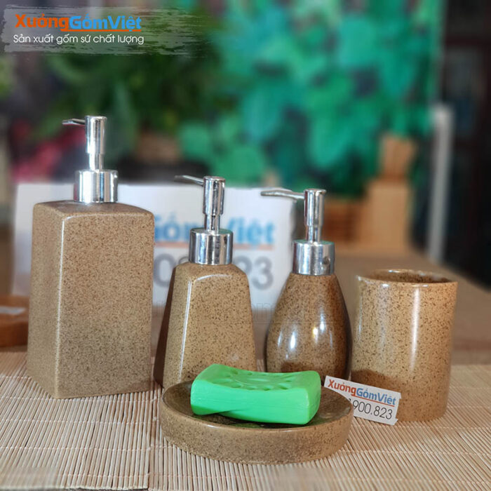 Phụ kiện phòng tắm khách sạn