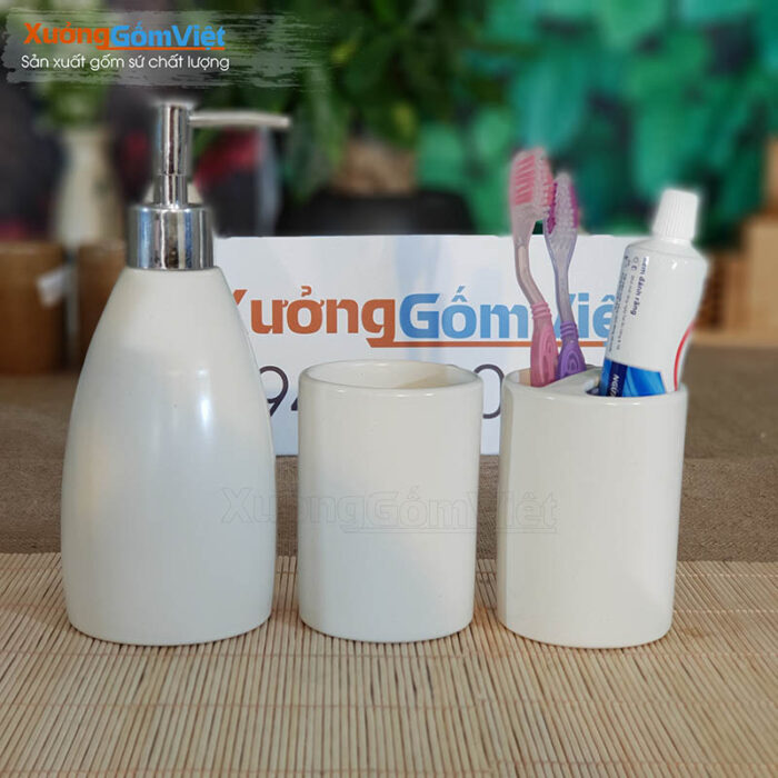 Phụ kiện phòng tắm khách sạn