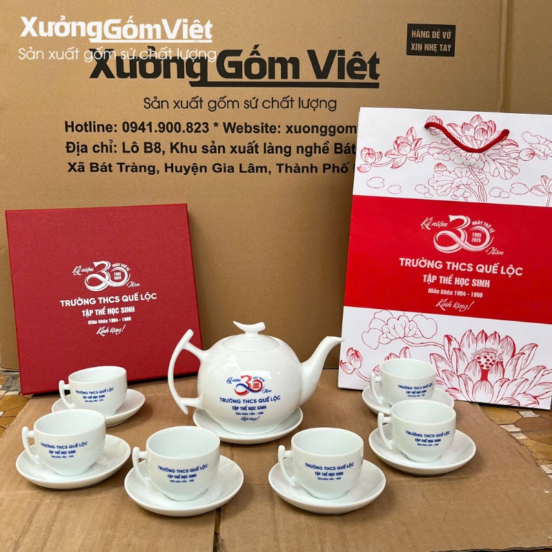 Ấm chén in logo quà tặng về trường