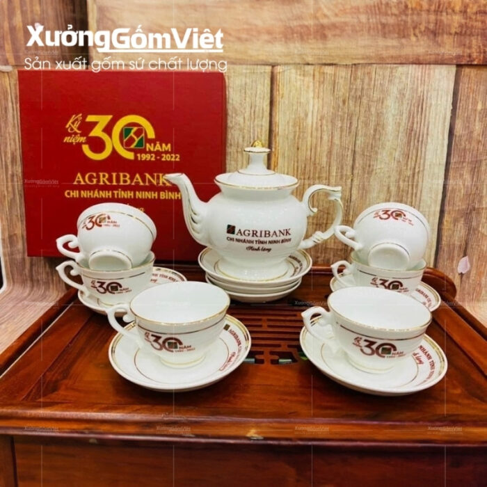 bo-am-chen-su-trang-dang-cat-tuong-ve-vang-kim-in-logo (1)