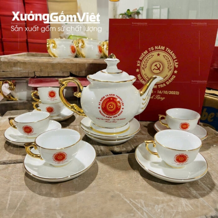 bo-am-chen-su-trang-dang-cat-tuong-ve-vang-kim-in-logo (5)