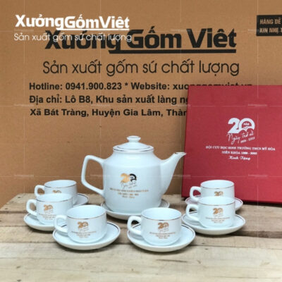 bo-am-chen-su-trang-dang-tiep-ve-vang-kim-in-logo (2)
