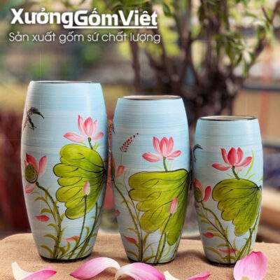 binh-hoa-bat-trang-dang-bom-hoa-tiet-hoa-sen-chim-en-men-xanh-duong