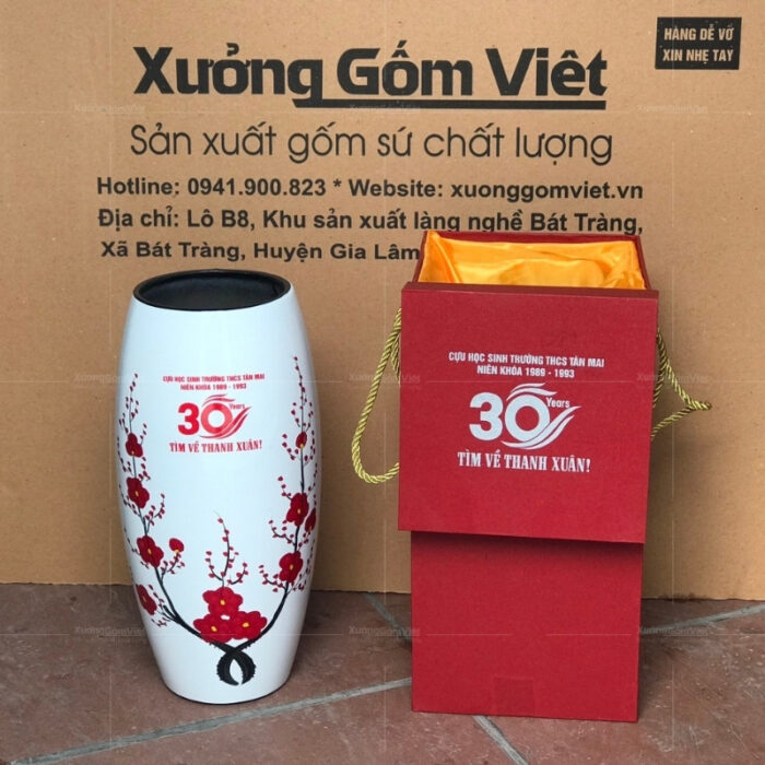binh-hoa-gom-su-bat-trang-dang-bom-hoa-tiet-hoa-mai-do-ve-tay-1