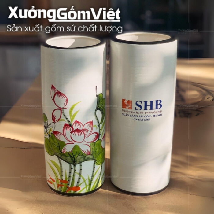 binh-hoa-gom-su-bat-trang-dang-tru-hoa-tiet-hoa-sen-hong-ve-tay