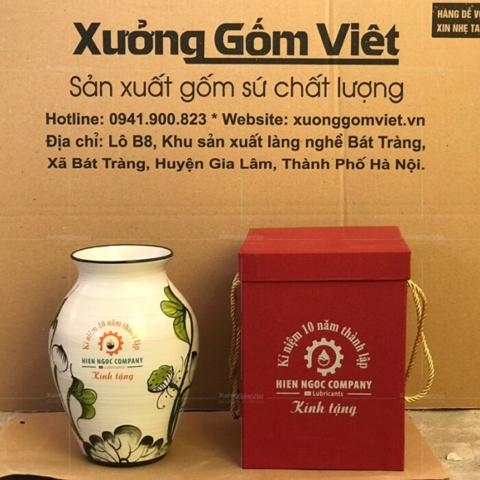 binh-hoa-su-bat-trang-dang-vo-hoa-tiet-hoa-sen-trang-la-xanh-1