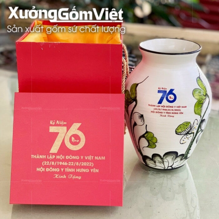 binh-hoa-su-bat-trang-dang-vo-hoa-tiet-hoa-sen-trang-la-xanh-2-1