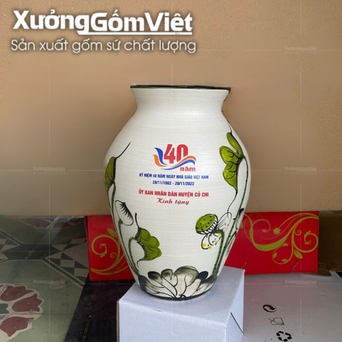 binh-hoa-su-bat-trang-dang-vo-hoa-tiet-hoa-sen-trang-la-xanh-3
