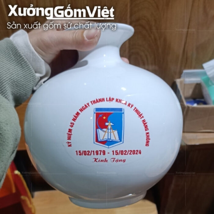 binh-hut-loc-bat-trang-in-logo-mau-trang-hoa-tiet-thuyen-buom (5)
