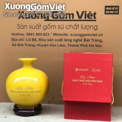 binh-hut-loc-bat-trang-in-logo-mau-vang-hoa-tiet-thuyen-buom-in-decal-vang (2)