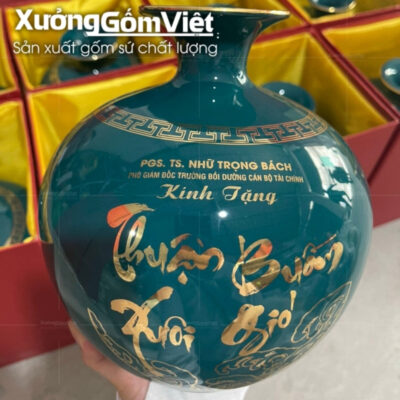binh-hut-loc-bat-trang-in-logo-mau-xanh-luc-hoa-tiet-thuan-buom-xuoi-gio-in-decal-vang (3)