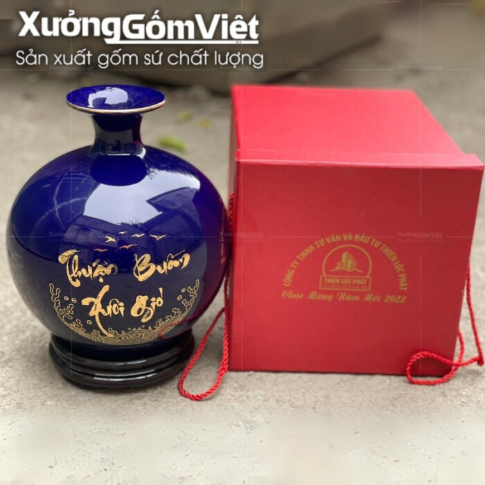 binh-hut-loc-bat-trang-mau-xanh-duong-hoa-tiet-thuyen-buom-logo-va-chu-in-decal-vang (2)
