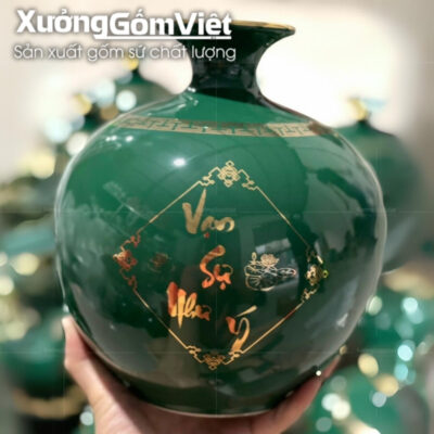 binh-hut-loc-bat-trang-mau-xanh-la-in-logo-hoa-tiet-cuu-ngu-quan-hoi-in-decal-vang