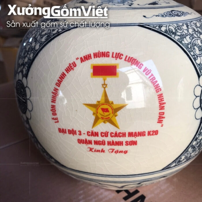 binh-hut-loc-bat-trang-men-ran-ve-canh-in-logo (3)