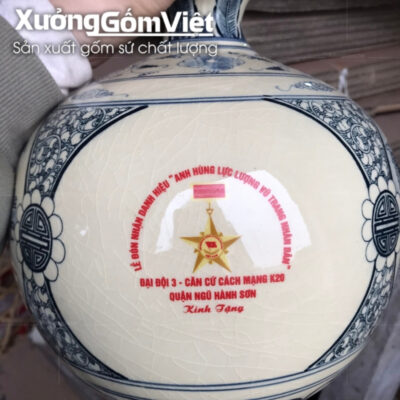 binh-hut-loc-bat-trang-men-ran-ve-canh-in-logo (5)