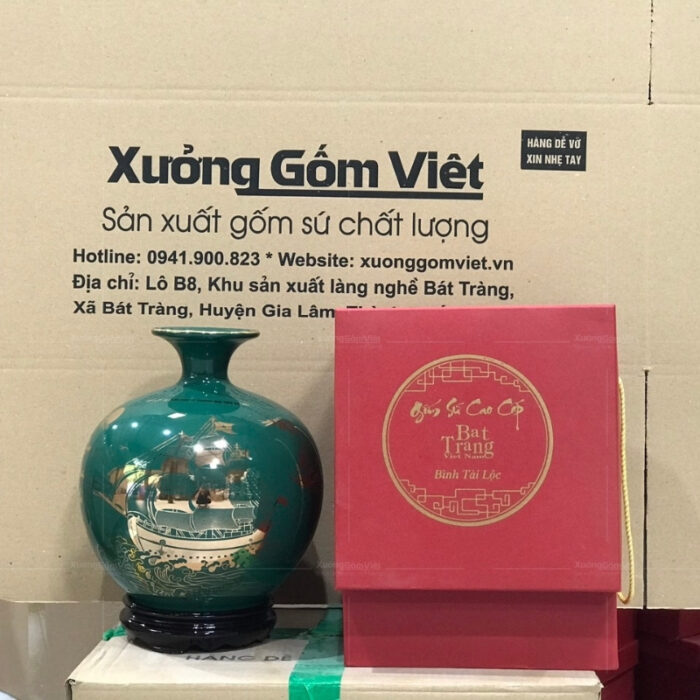 binh-hut-loc-bat-trang-men-xanh-la-in-logo-hoa-tiet-thuyen-buom-in-decal-vang (2)