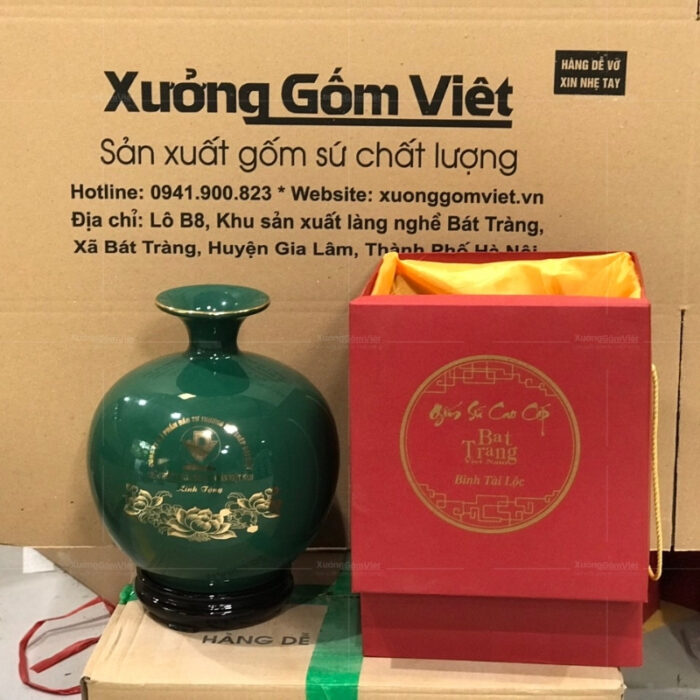 binh-hut-loc-bat-trang-men-xanh-la-in-logo-hoa-tiet-thuyen-buom-in-decal-vang (3)