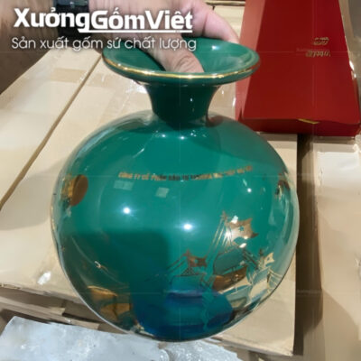 binh-hut-loc-bat-trang-men-xanh-la-in-logo-hoa-tiet-thuyen-buom-in-decal-vang (5)