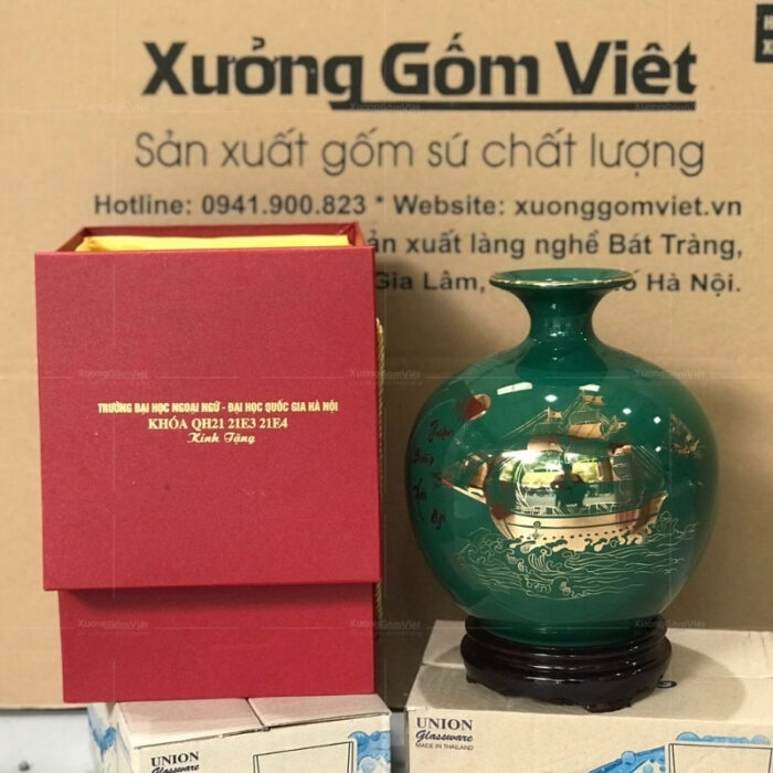 binh-hut-loc-bat-trang-men-xanh-la-in-logo-hoa-tiet-thuyen-buom-in-decal-vang