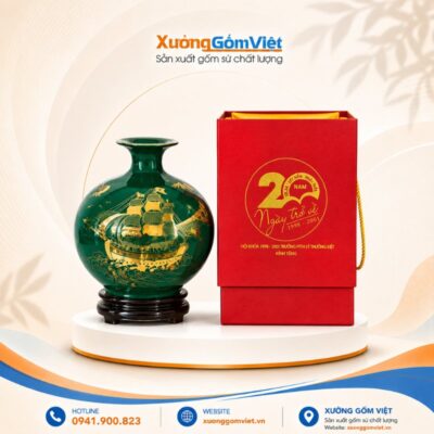 Bình hút tài lộc Bát Tràng men xanh lá in logo họa tiết thuận buồm xuôi gió in decal vàng BHL-40