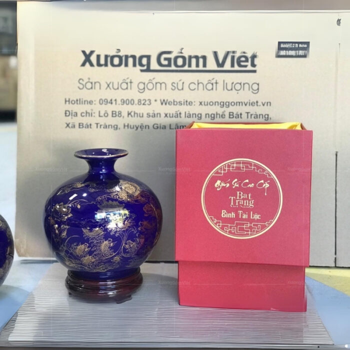 binh-tai-loc-bat-trang-in-logo-mau-xanh-duong-hoa-tiet-cuu-ngu-quan-hoi-in-decal-vang