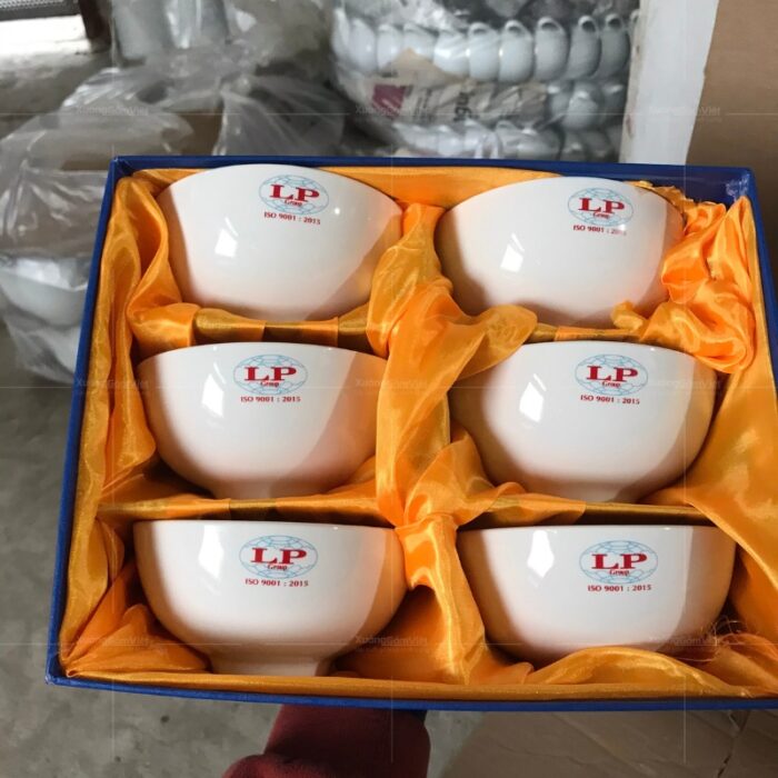 bo-6-bat-com-men-su-trang-bat-trang-in-logo-hop-xi-mau-xanh-4