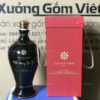 chai-ruou-gom-su-bat-trang-mau-den-dang-mai-binh-in-logo