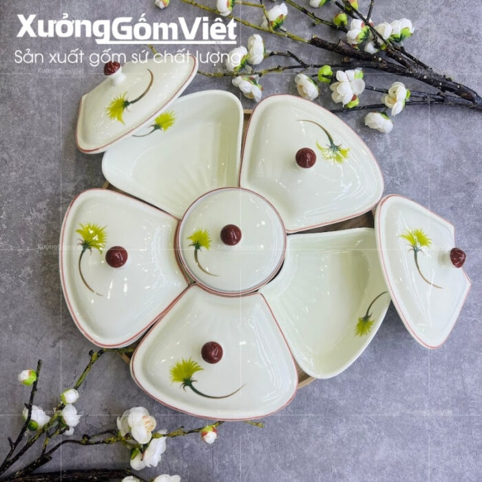 khay-mut-su-bat-trang-dang-bong-hoa-khay-go-hoa-tiet-hoa-cuc-vang (2)