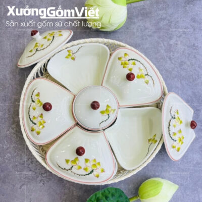 khay-mut-su-bat-trang-dang-bong-hoa-khay-may-hoa-tiet-hoa-sen-vang (2)