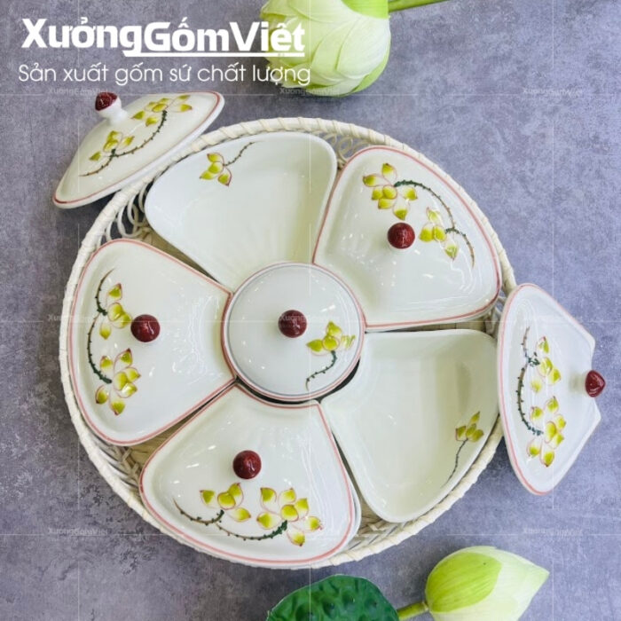 khay-mut-su-bat-trang-dang-bong-hoa-khay-may-hoa-tiet-hoa-sen-vang (2)