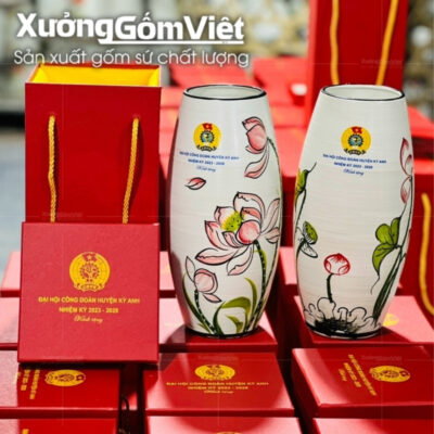 lo-hoa-bat-trang-mau-trang-dang-bom-hoa-tiet-hoa-sen-hong-nhuy-vang-ve-tay-2