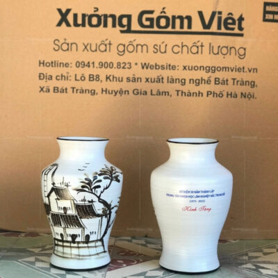 lo-hoa-gom-su-dang-ong-truc-men-xuoc-ve-canh-hoi-an-3