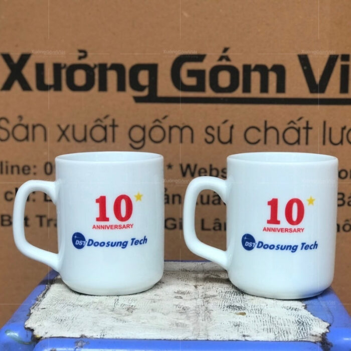 ly-coc-su-bat-trang-dang-tru-lun-vai-vuong-in-logo-3