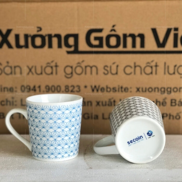 ly-coc-su-bat-trang-hoa-tiet-ve-tay-in-logo-2
