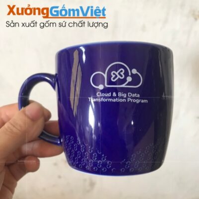 ly-coc-su-mau-xanh-duong-dang-lun-quai-c-in-logo-2