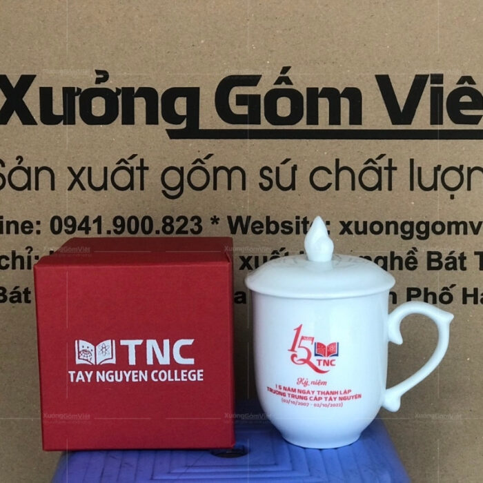 ly-su-bat-trang-co-nap-dang-ngon-lua-in-logo-3